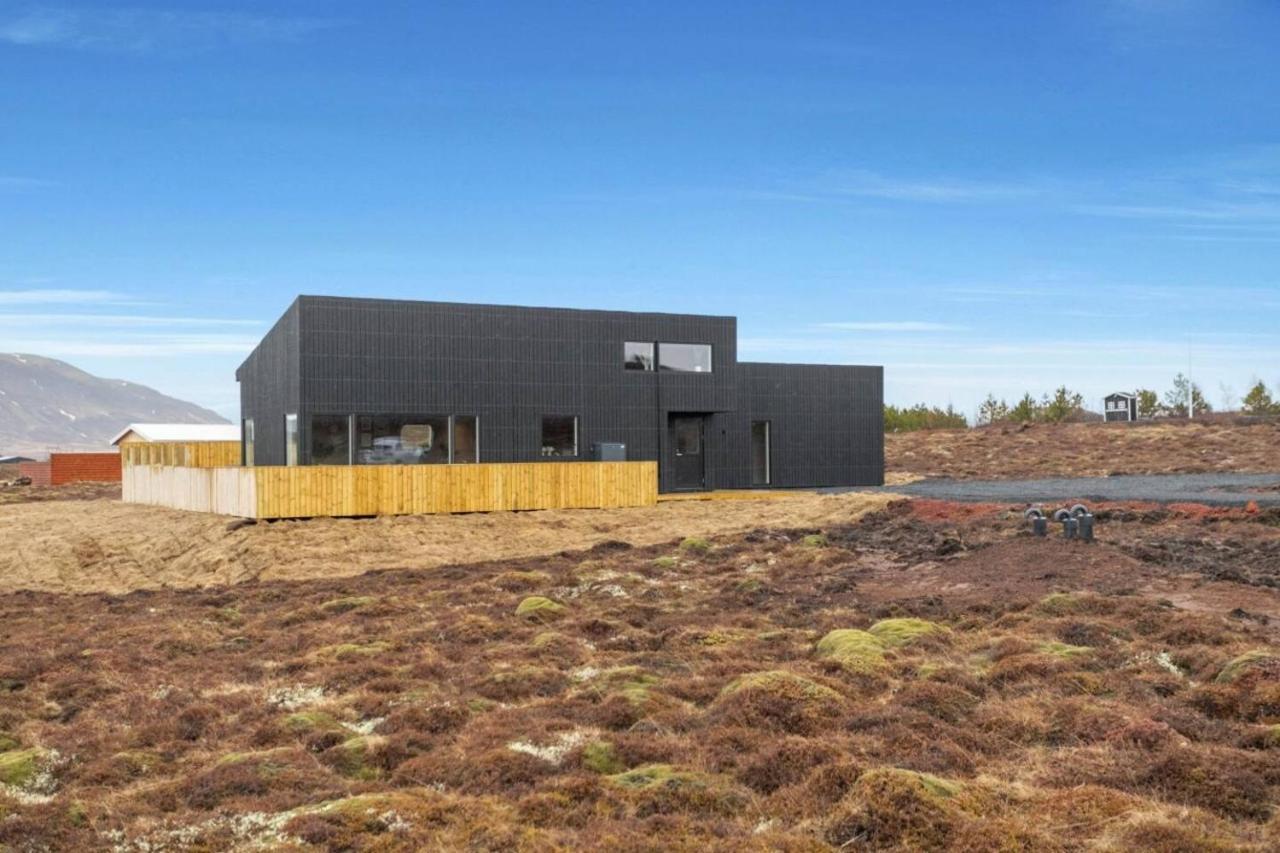 Luxury Log Home With A Hot Tub Selfoss Exterior photo