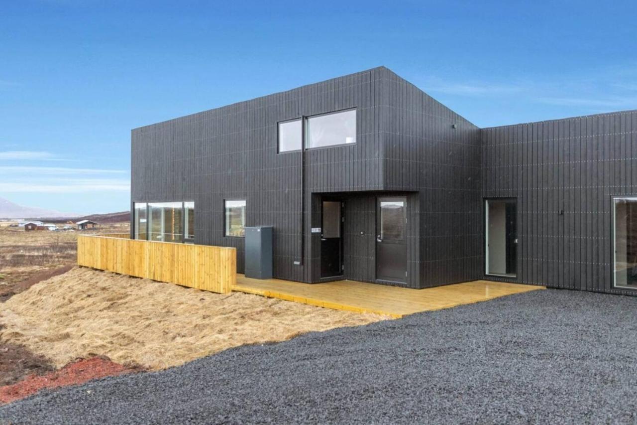 Luxury Log Home With A Hot Tub Selfoss Exterior photo